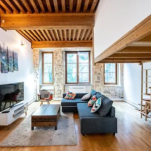 https://soyeux-superbe-canut-quai-de-saone.hotels-rhonealpes.com
